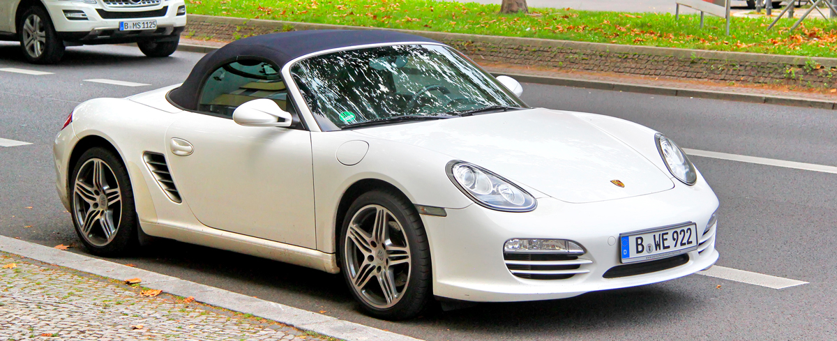 Porsche Boxster Type 987 en stationnement