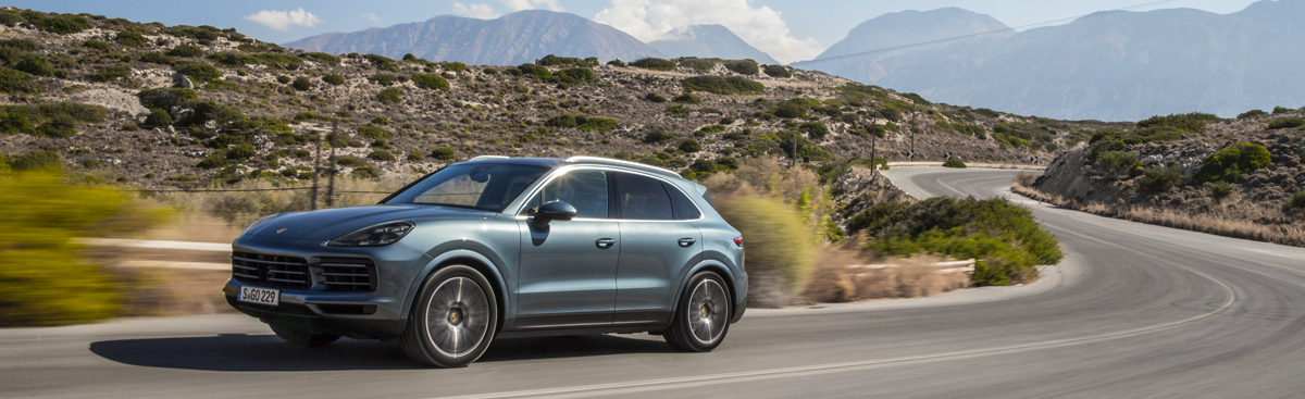 Porsche Cayenne S dans le désert