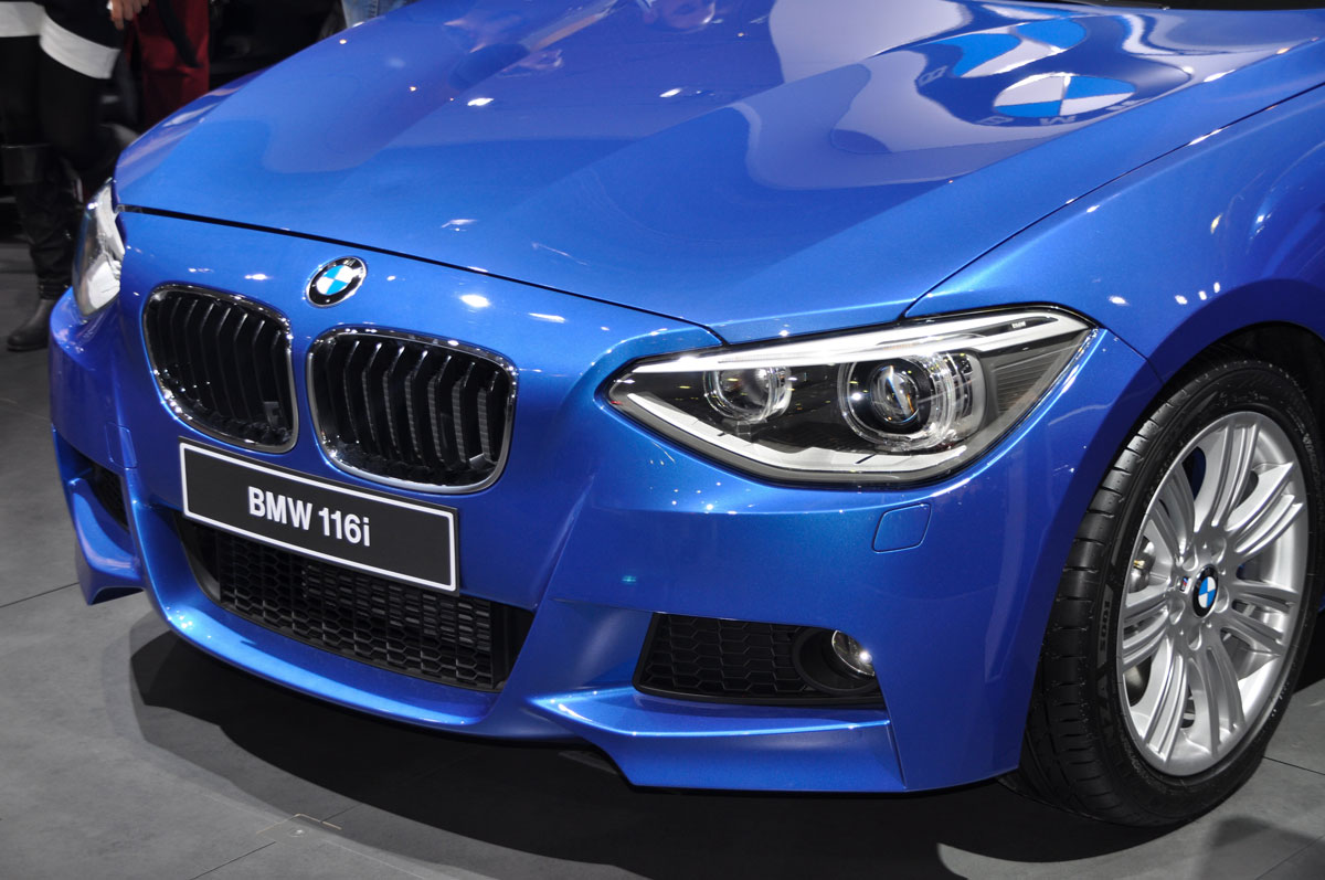 modèle BMW 116i pendant un showroom