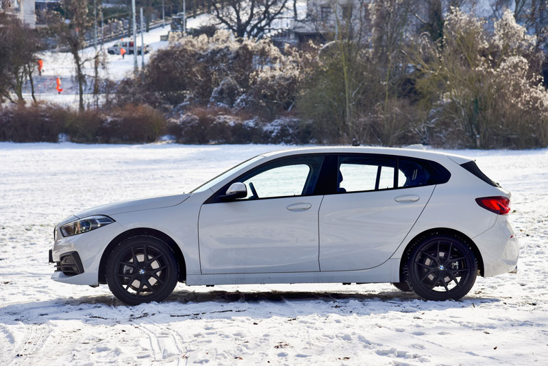 BMW 118i dans la neige
