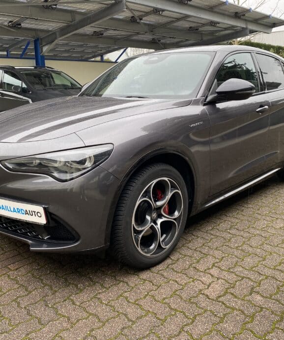 Importé Alfa Romeo Stelvio Veloce Q4 de 08/2024 à 40.563€