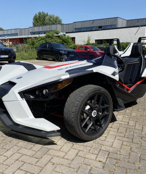Importé Polaris Slingshot SL Sommer Cabrio 175cv de 08/2016 à 31.000€